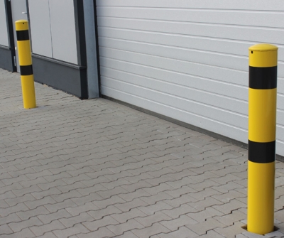 Rammschutzpoller BUMPER Ø 102 mm, mit Fußplatte zum Aufdübeln