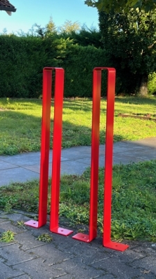 Anlehnbügel -STOJAN- aus Flachstahl 70x5 mm, zum Aufdübeln
