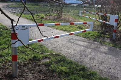 Gatterschranke, schwere Ausführung, drehbar, mit Halbzylinderschloß, Breite: 1,0 - 2,0 m
