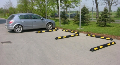 Parkplatzabgrenzung aus Gummi 550 mm