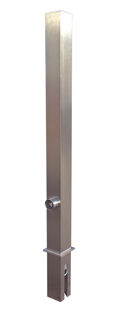 Edelstahlpfosten Ø 70x70 mm herausnehmbar durch Dreikant